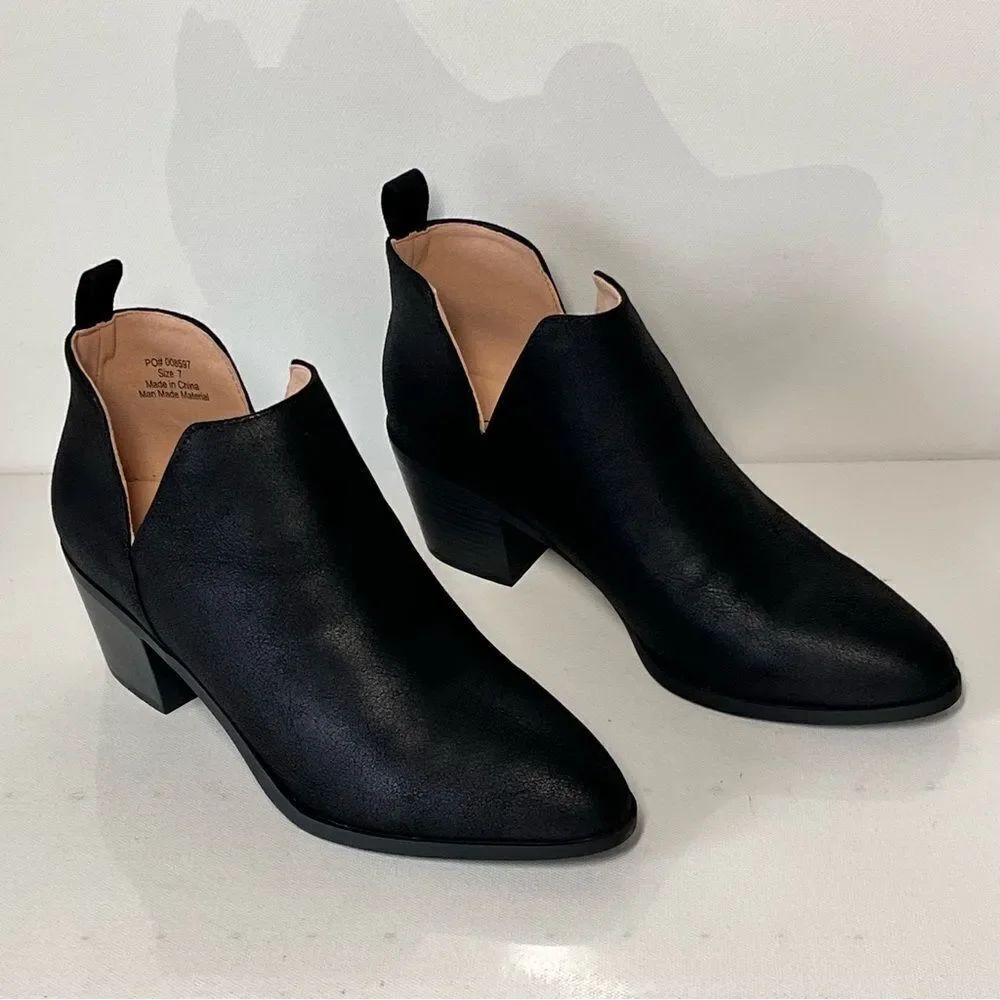 Journee Collection Lola Ankle Bootie